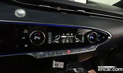 Genesis GV70 2023 2.5 Автомат в Москве № 57201, миниатюра 2