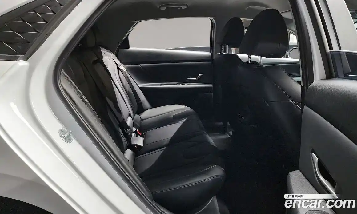 Hyundai Avante 2024 1.6 Автомат в Москве № 8832, фото 3