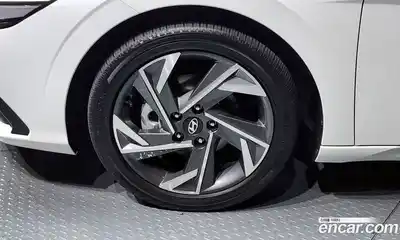 Hyundai Avante 2024 1.6 Автомат в Москве № 8832, миниатюра 9