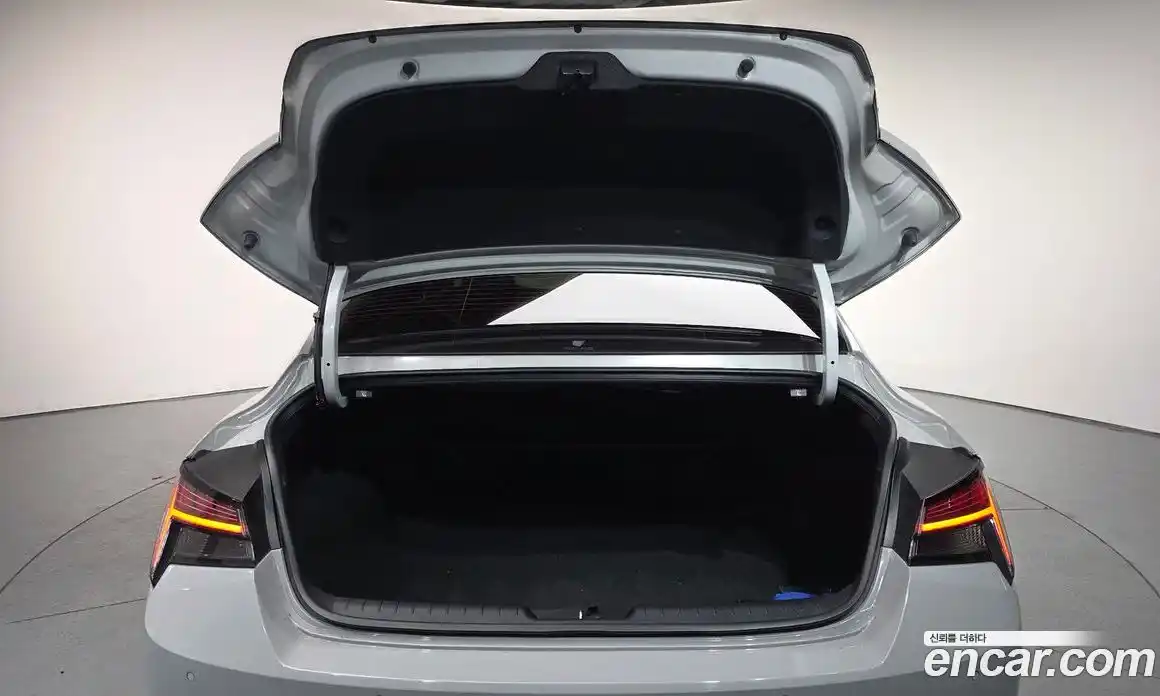 Hyundai Avante 2022 2.0 Автомат в Москве № 10718, фото 5