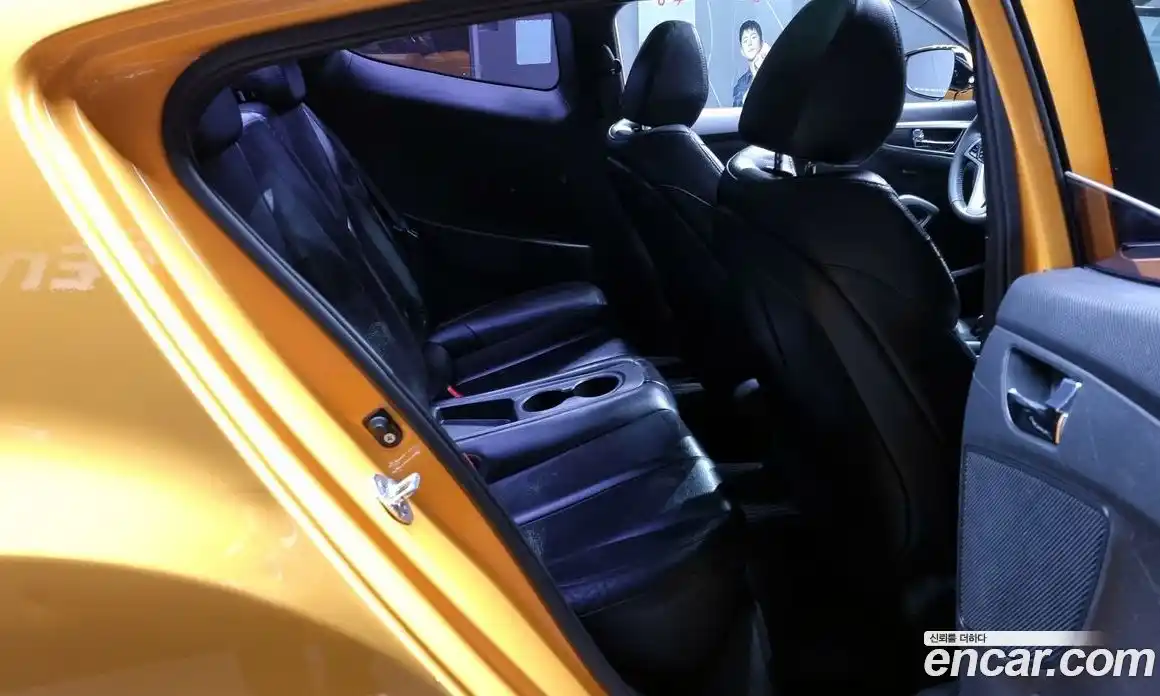 Hyundai Veloster 2012 1.6 Автомат в Москве № 111474, фото 9