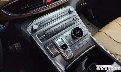 Hyundai Santa Fe 2021 2.2 Автомат в Москве № 112972, миниатюра 2