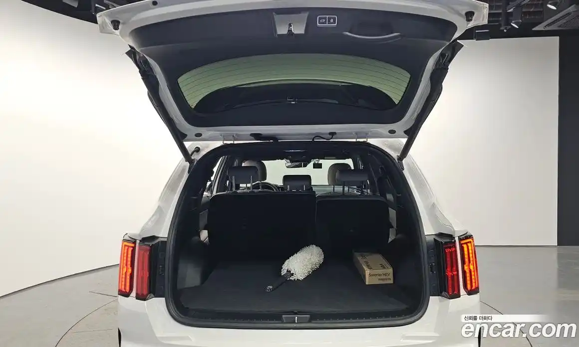 Kia Sorento 2023 1.6 Автомат в Москве № 118895, фото 8