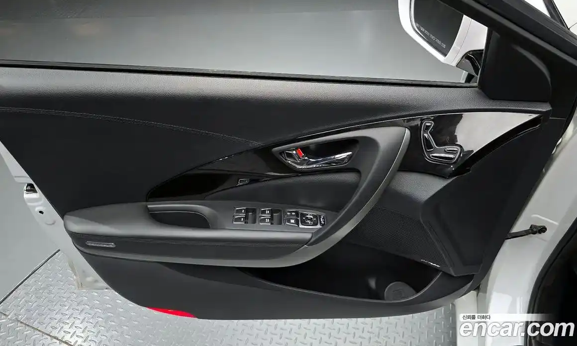 Hyundai Grandeur 2016 2.4 Автомат в Москве № 119690, фото 16