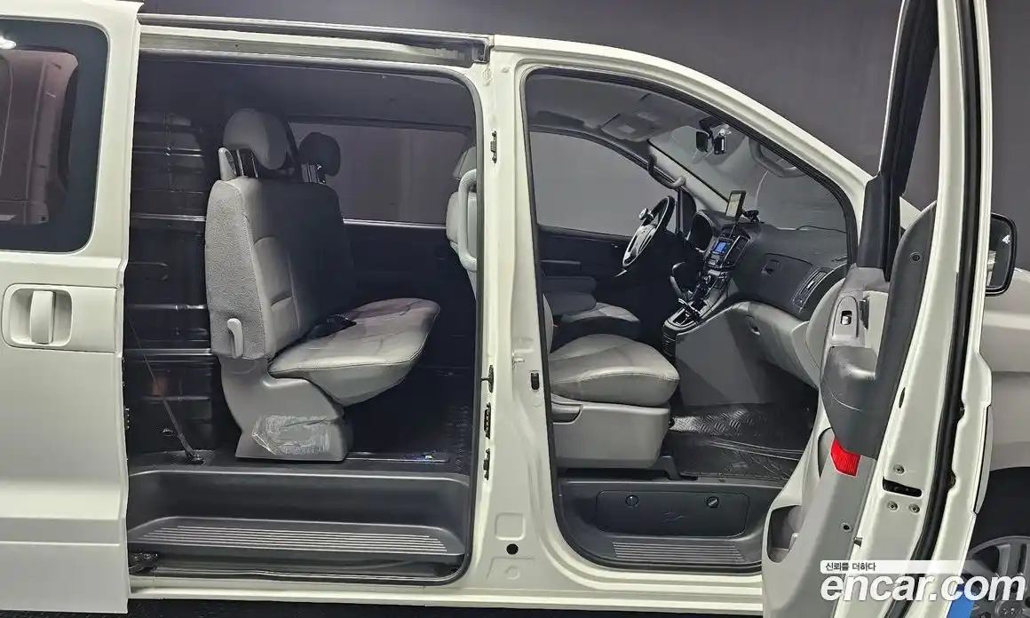 Hyundai Starex 2019 2.5 Автомат в Москве № 122411, фото 15