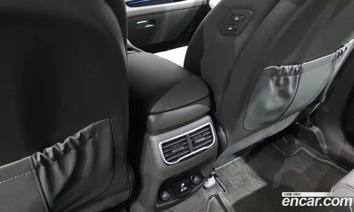 Hyundai Santa Fe 2021 2.2 Автомат в Москве № 123409, фото 5