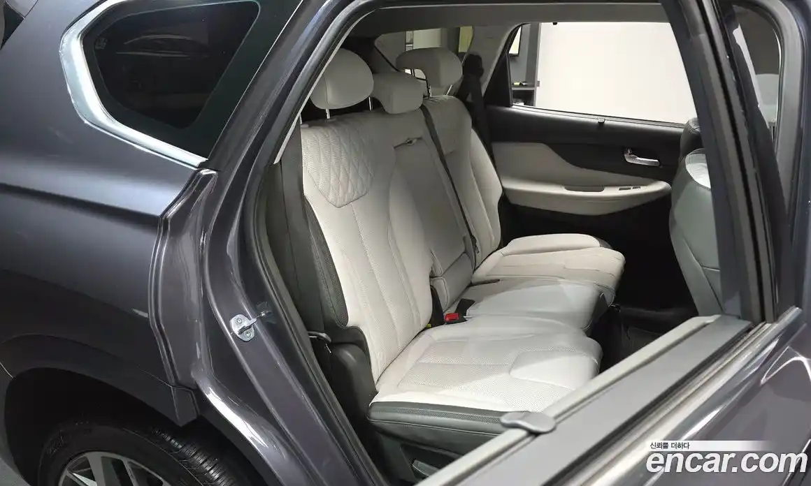 Hyundai Santa Fe 2021 2.2 Автомат в Москве № 123409, фото 10