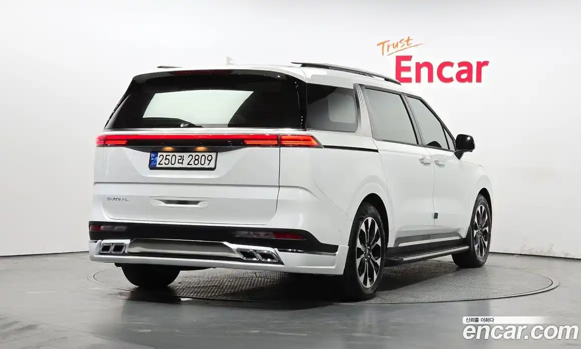 Kia Canival 2023 3.5 Автомат в Москве № 127752, фото 17