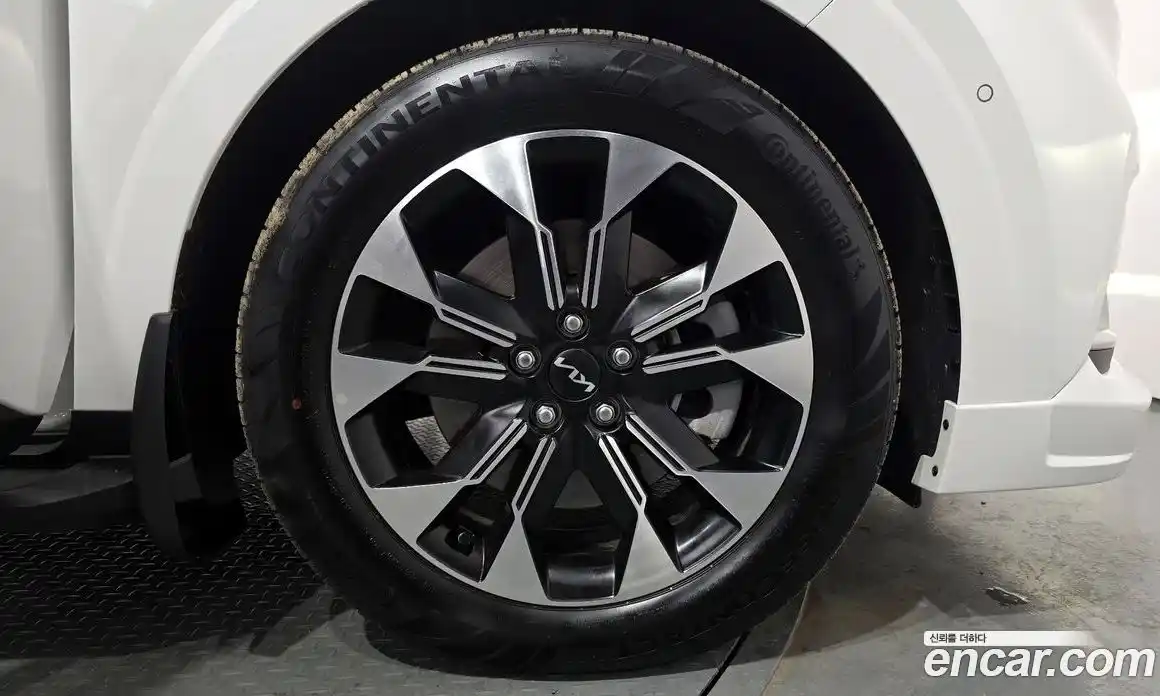 Kia Canival 2023 3.5 Автомат в Москве № 127752, фото 7