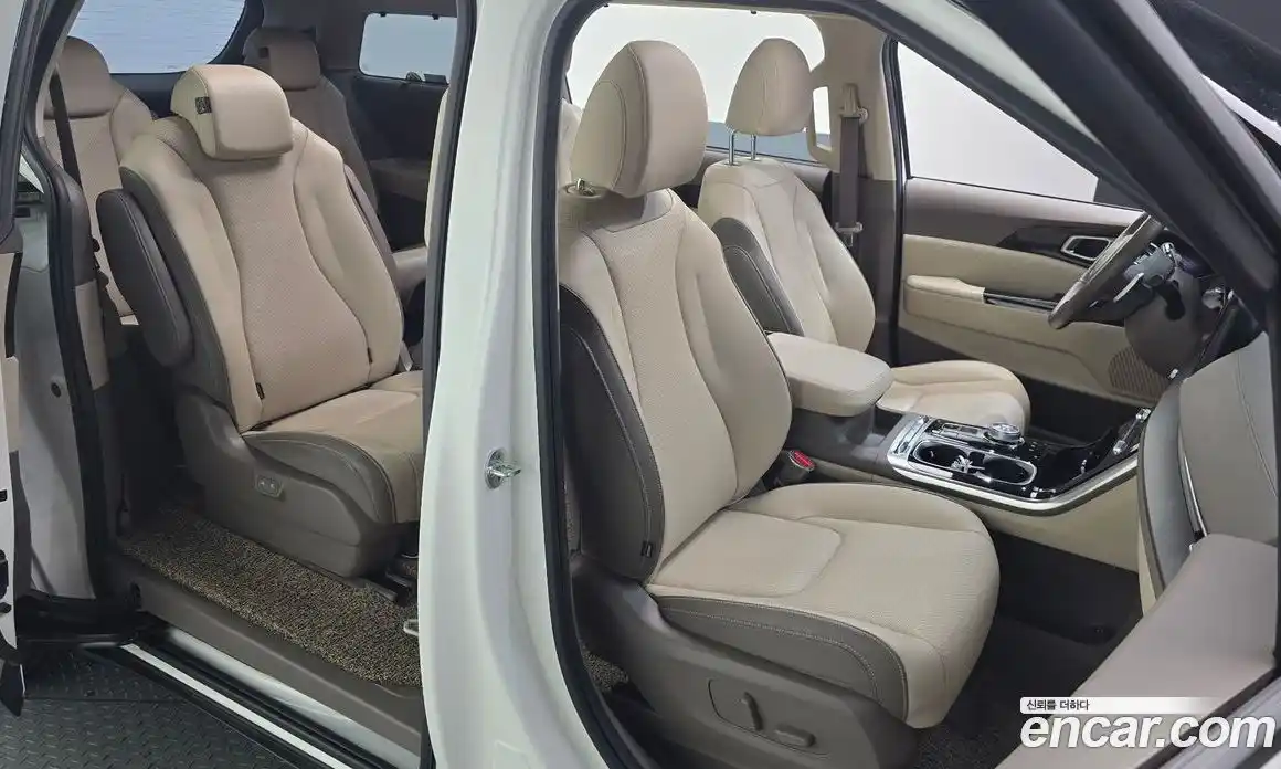 Kia Canival 2023 3.5 Автомат в Москве № 132418, фото 13