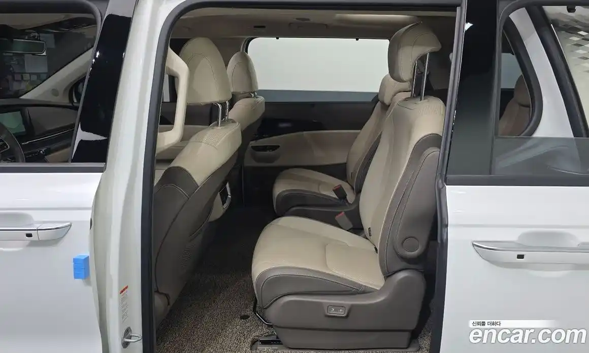 Kia Canival 2023 3.5 Автомат в Москве № 132418, фото 14