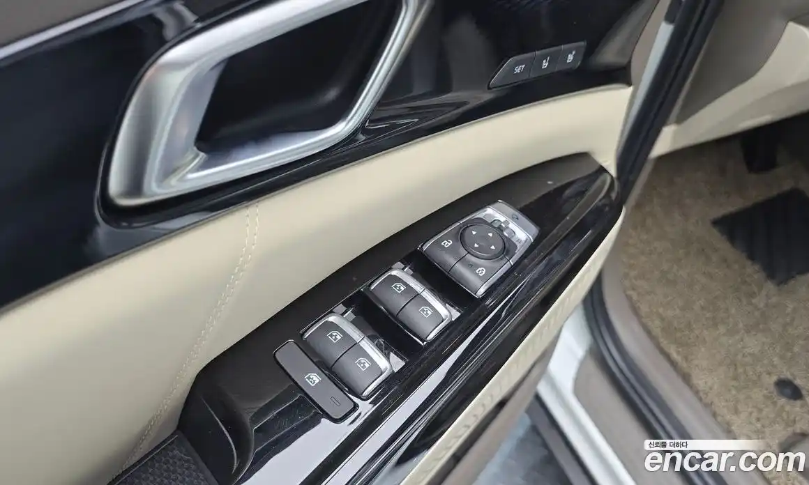 Kia Canival 2023 3.5 Автомат в Москве № 132418, фото 15