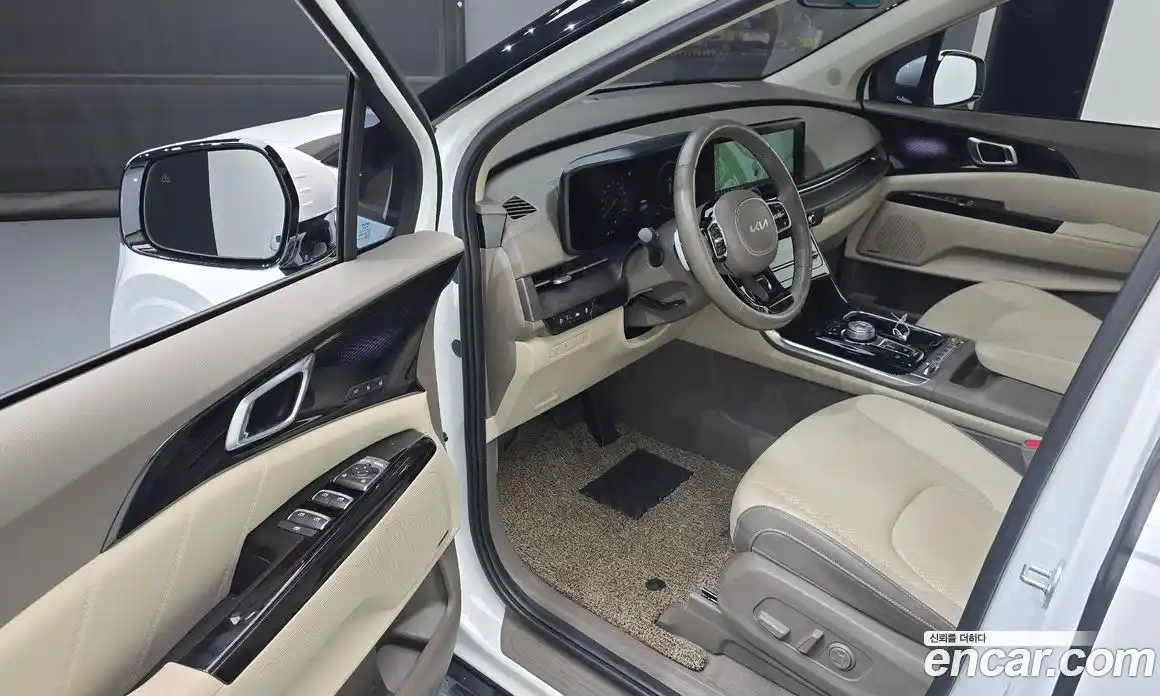 Kia Canival 2023 3.5 Автомат в Москве № 132418, фото 16