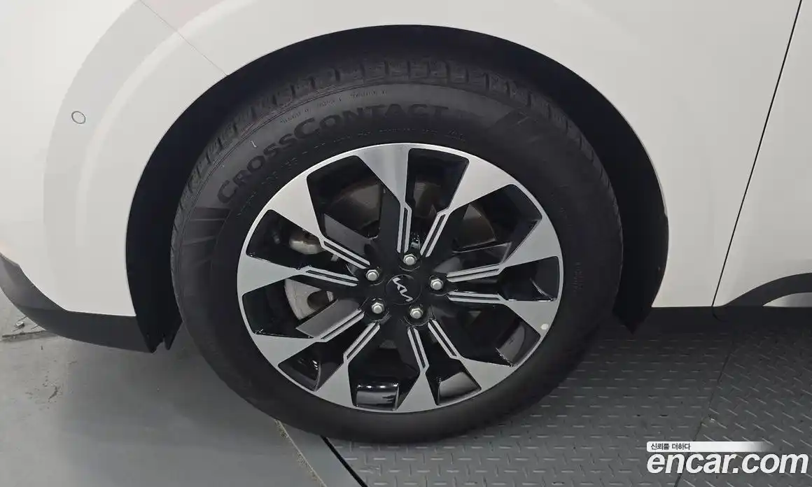 Kia Canival 2023 3.5 Автомат в Москве № 132418, фото 5