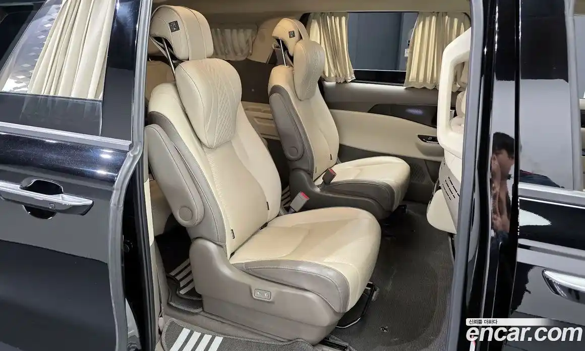 Kia Canival 2023 3.5 Автомат в Москве № 133388, фото 16