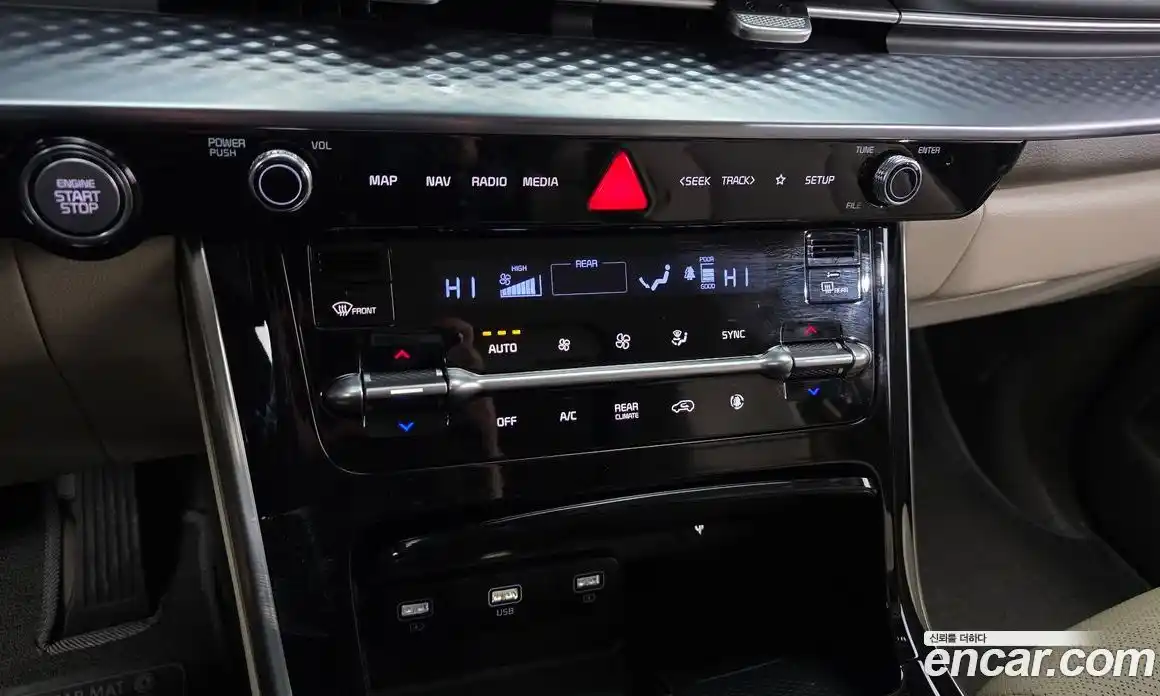 Kia Canival 2023 3.5 Автомат в Москве № 133388, фото 17