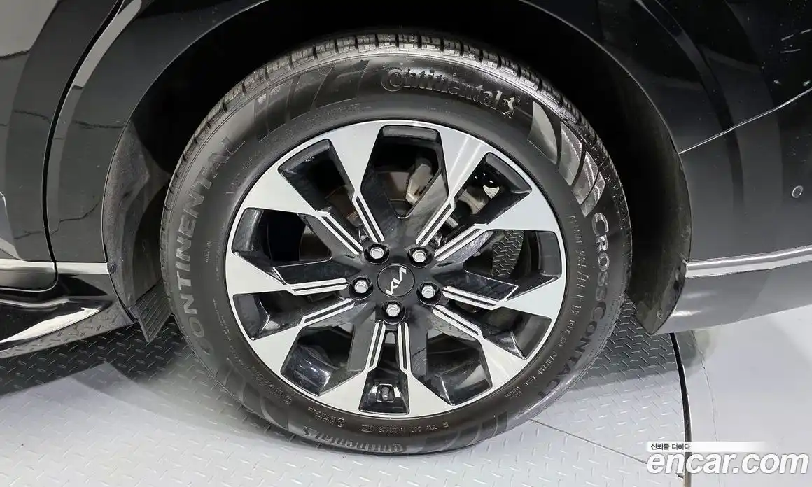 Kia Canival 2023 3.5 Автомат в Москве № 133388, фото 4