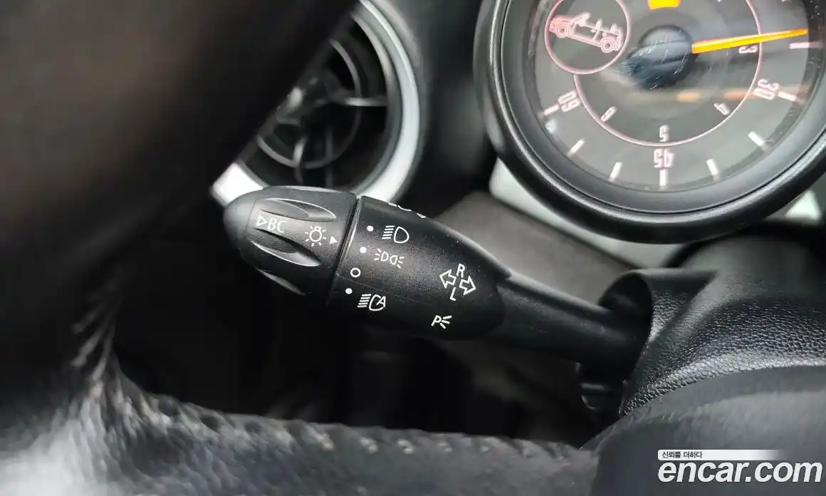 Mini Cooper Convertible 2015 1.6 Автомат в Москве № 136927, фото 12