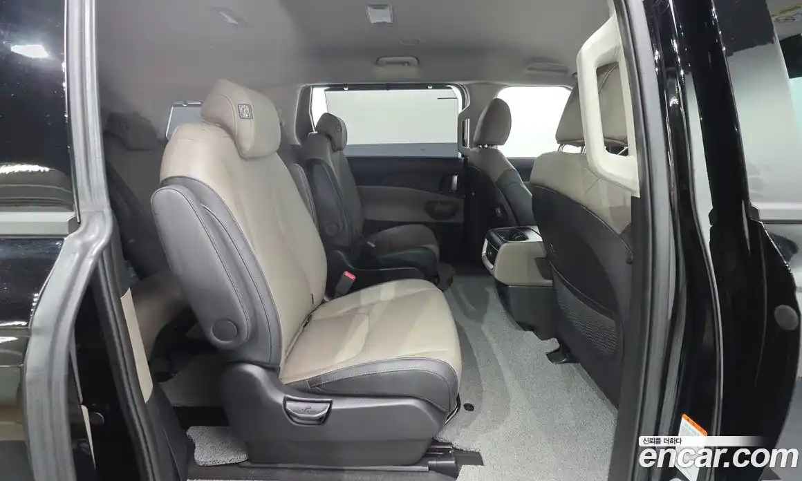 Kia Canival 2025 3.5 Автомат в Москве № 14520, фото 3