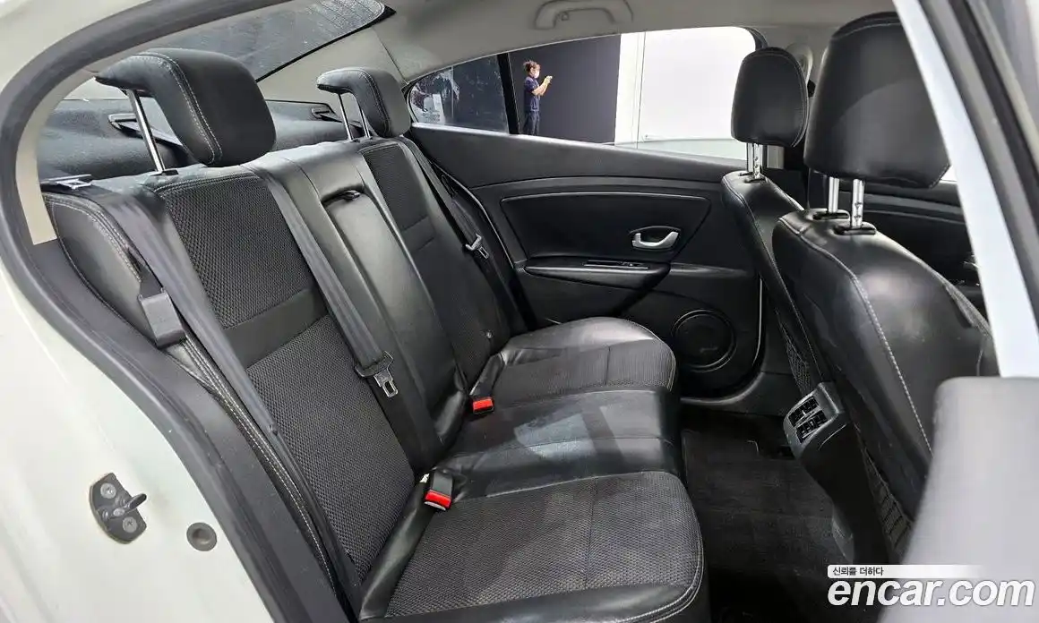 Renault SM3 2014 1.6 Автомат в Москве № 148462, фото 14