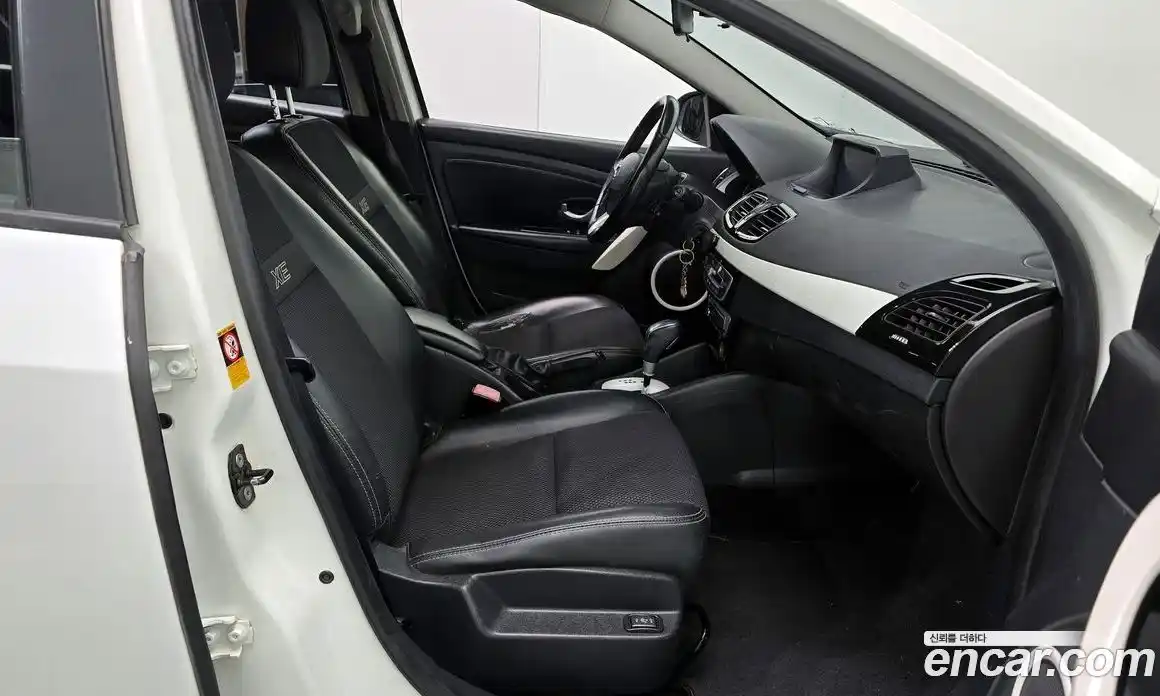 Renault SM3 2014 1.6 Автомат в Москве № 148462, фото 16