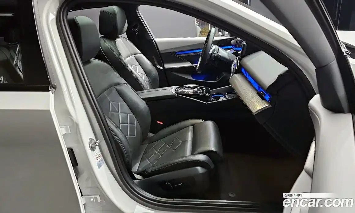 BMW 5-Series 2024 2.0 Автомат в Москве № 156929, фото 3