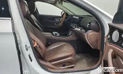 Mercedes-Benz E-Class 2020 3.0 Автомат в Москве № 161015, миниатюра 3