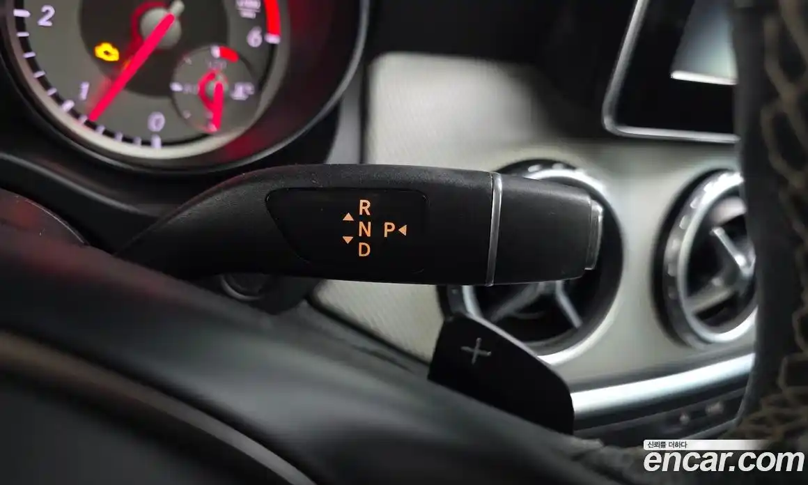 Mercedes-Benz GLA-Class 2017 2.1 Автомат в Москве № 161946, фото 11