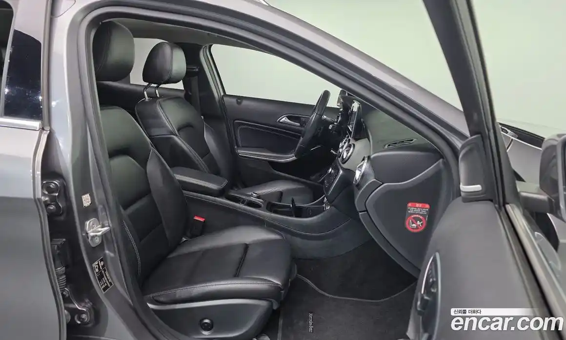 Mercedes-Benz GLA-Class 2017 2.1 Автомат в Москве № 161946, фото 15