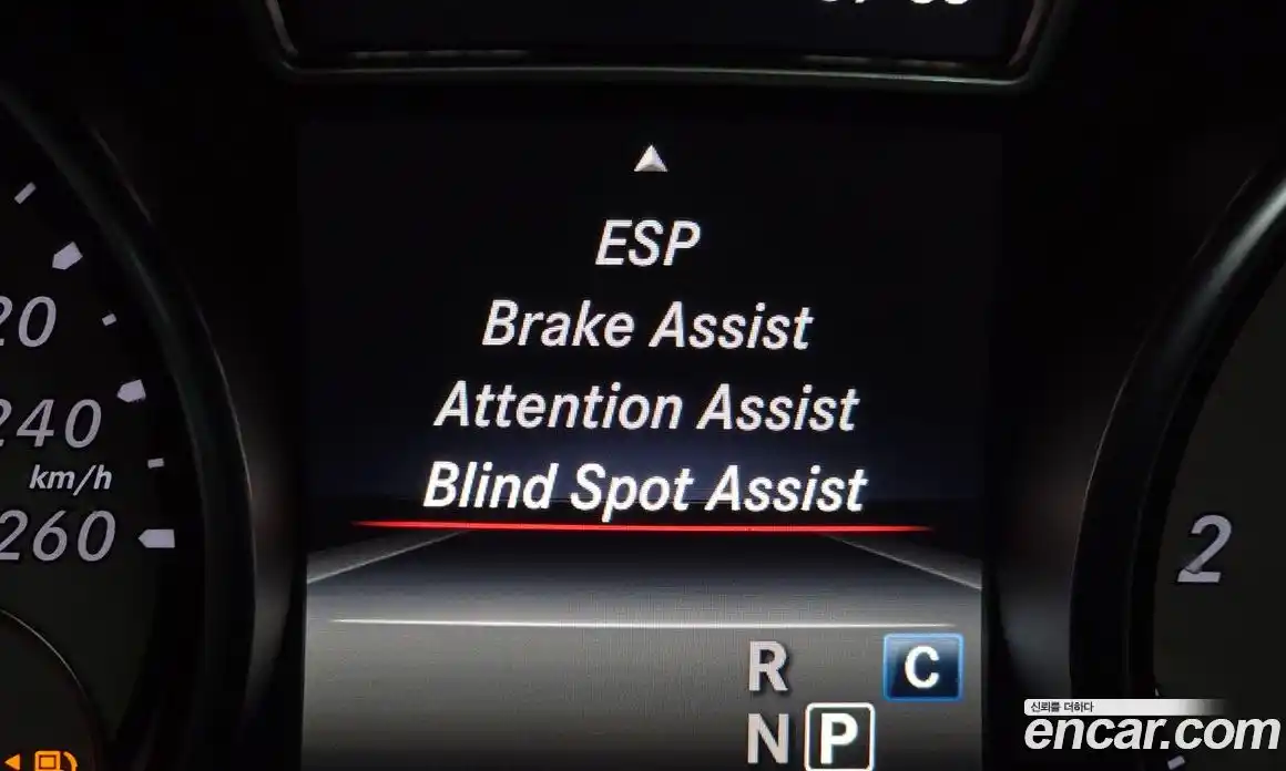 Mercedes-Benz GLA-Class 2017 2.1 Автомат в Москве № 161946, фото 16