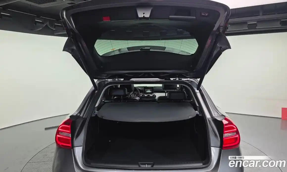 Mercedes-Benz GLA-Class 2017 2.1 Автомат в Москве № 161946, фото 17