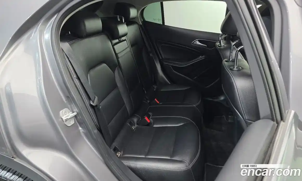 Mercedes-Benz GLA-Class 2017 2.1 Автомат в Москве № 161946, фото 9