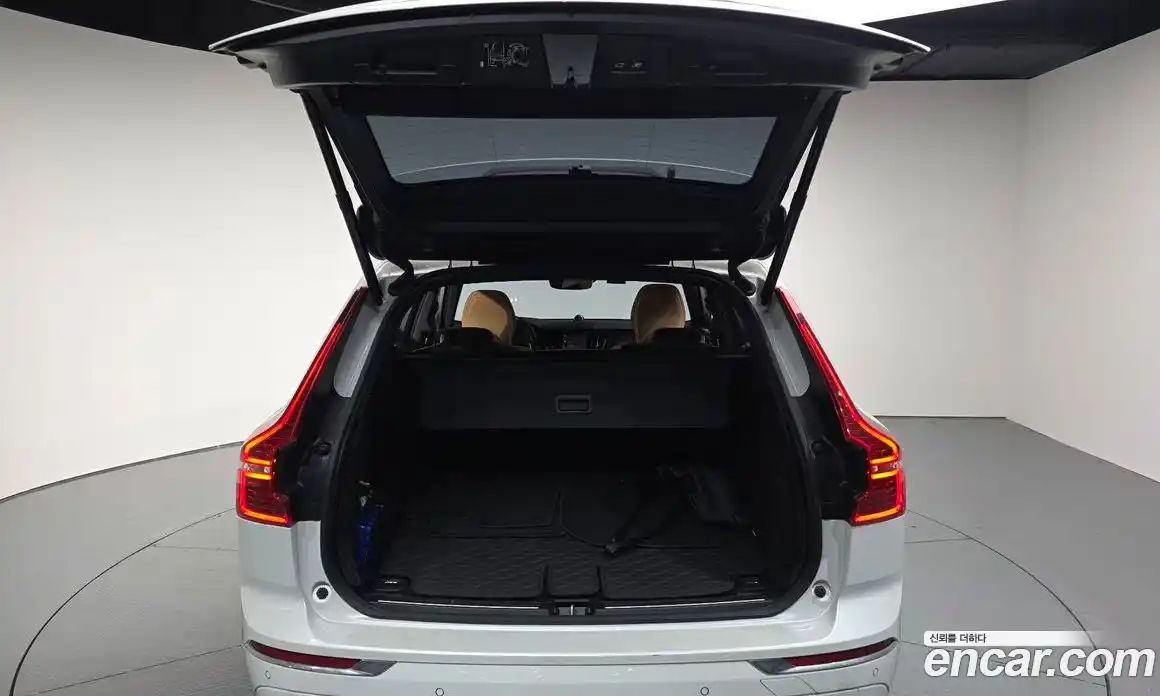 Volvo XC60 2021 2.0 Автомат в Москве № 164354, фото 15