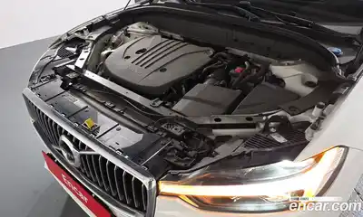 Volvo XC60 2021 2.0 Автомат в Москве № 164354, миниатюра 2