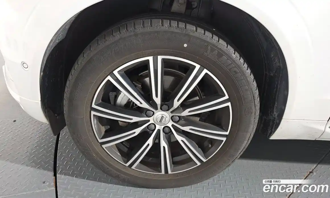 Volvo XC60 2021 2.0 Автомат в Москве № 164354, фото 4