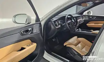 Volvo XC60 2021 2.0 Автомат в Москве № 164354, миниатюра 8