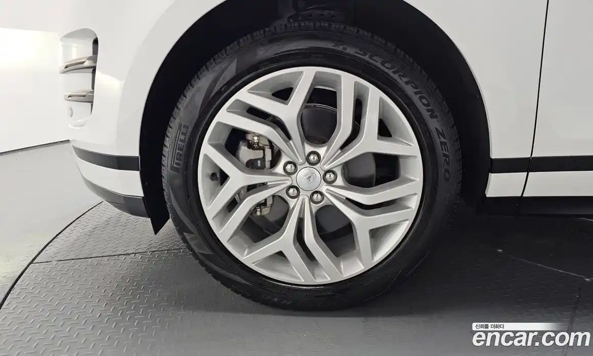 Land Rover Range-Rover Evoque 2022 2.0 Автомат в Москве № 166097, фото 12