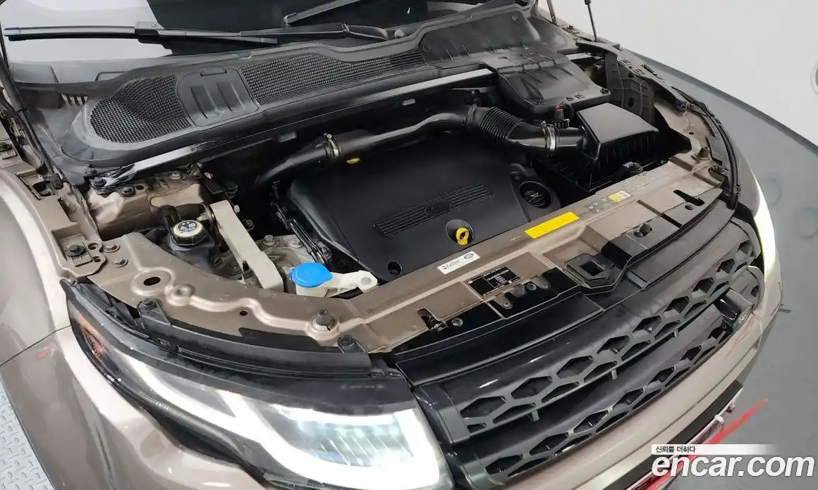 Land Rover Range-Rover Evoque 2015 2.2 Автомат в Москве № 166402, фото 7