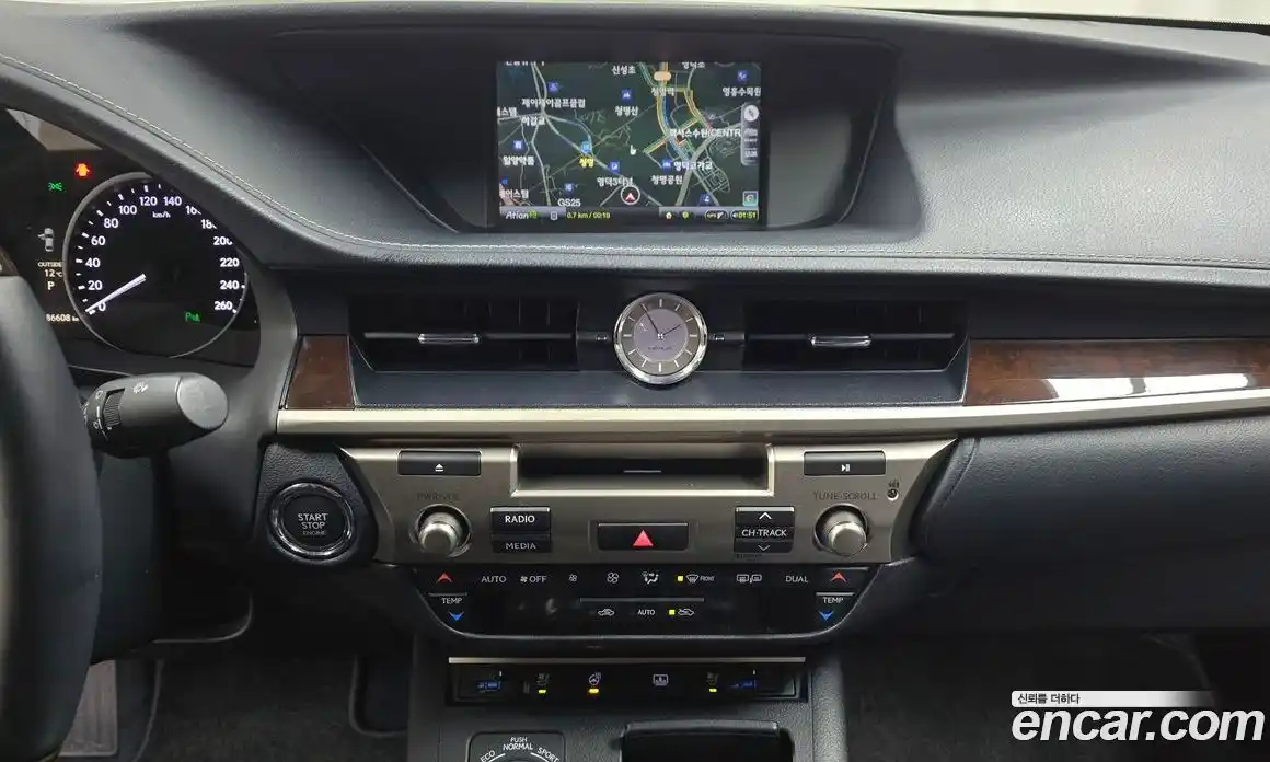 Lexus ES 2013 3.5 Автомат в Москве № 168180, фото 17