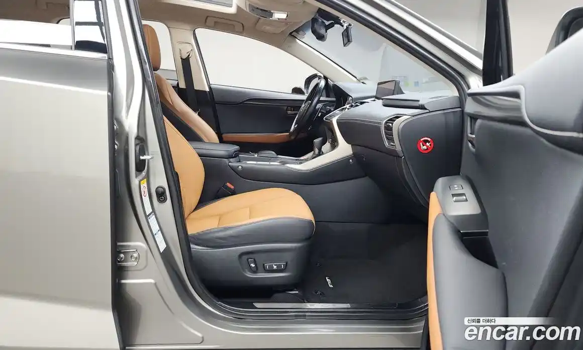 Lexus NX 2018 2.5 Автомат в Москве № 168300, фото 15