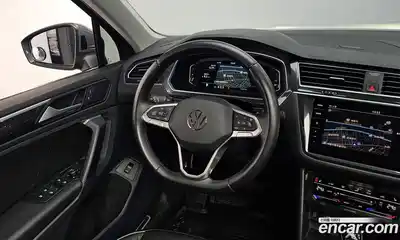 Volkswagen Tiguan 2022 2.0 Автомат в Москве № 168660, миниатюра 5