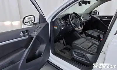 Volkswagen Tiguan 2014 2.0 Автомат в Москве № 168979, миниатюра 11