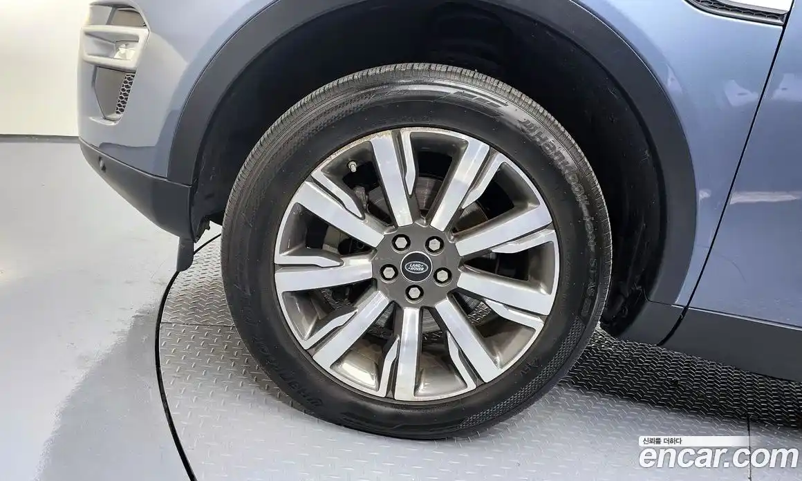 Land Rover Discovery Sport 2018 2.0 Автомат в Москве № 188026, фото 3