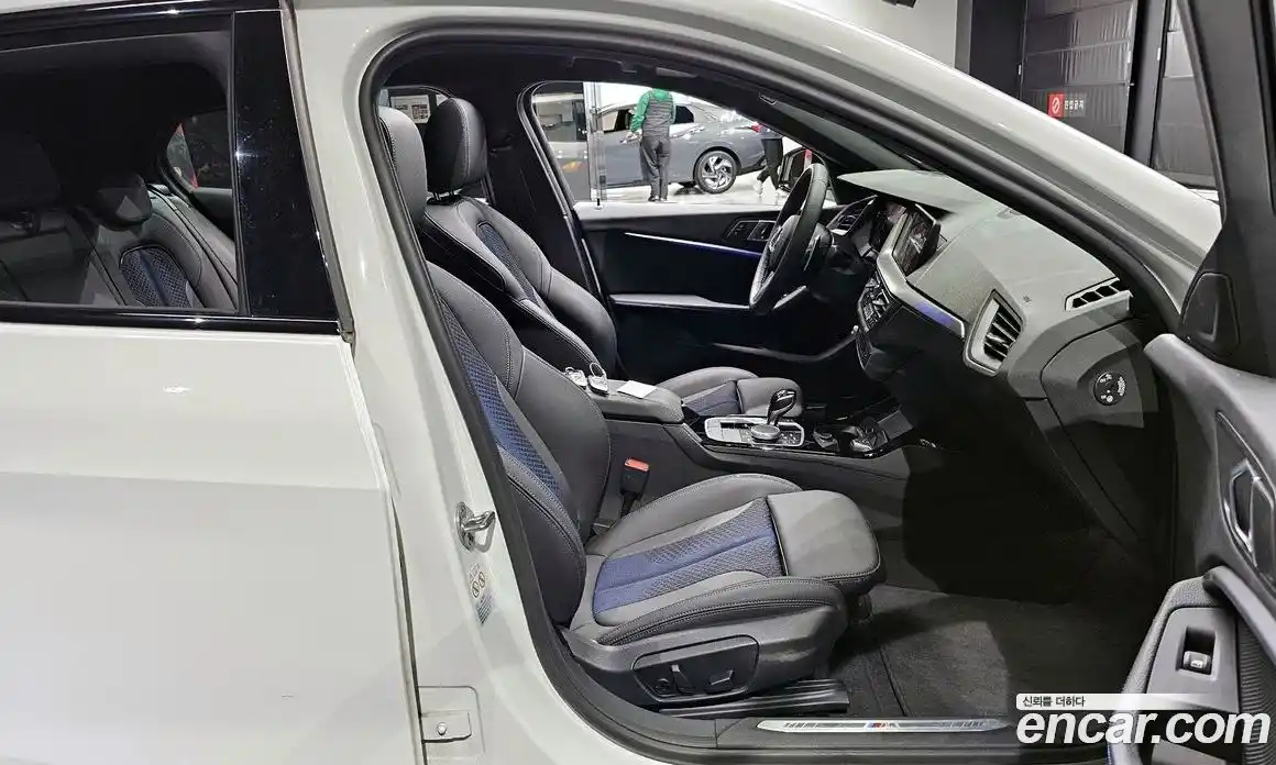 BMW 1-Series 2024 2.0 Автомат в Москве № 188423, фото 3