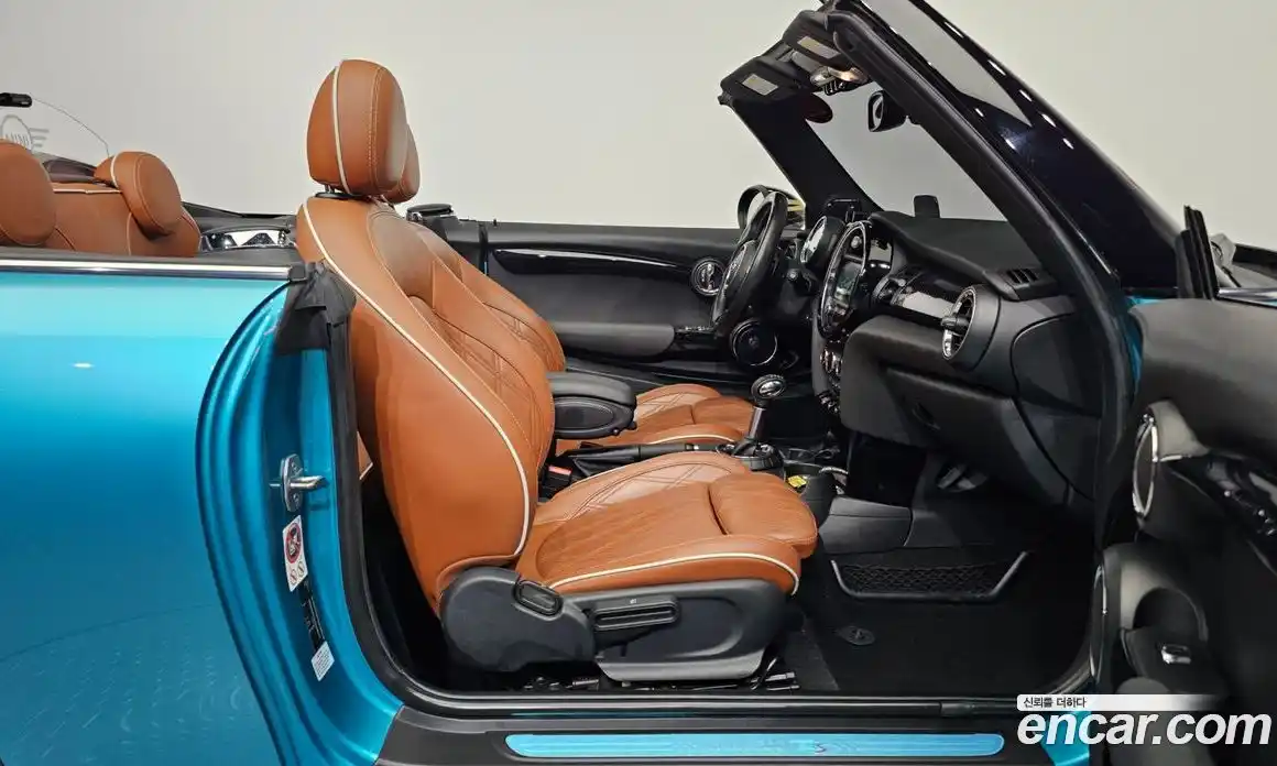 Mini Cooper Convertible 2016 2.0 Автомат в Москве № 190010, фото 11