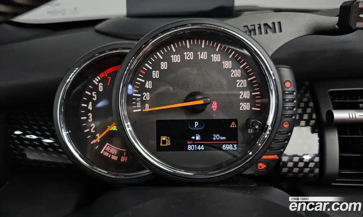 Mini Cooper Convertible 2016 2.0 Автомат в Москве № 190010, фото 3