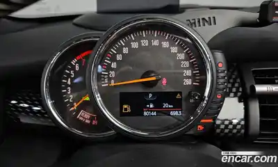 Mini Cooper Convertible 2016 2.0 Автомат в Москве № 190010, миниатюра 3