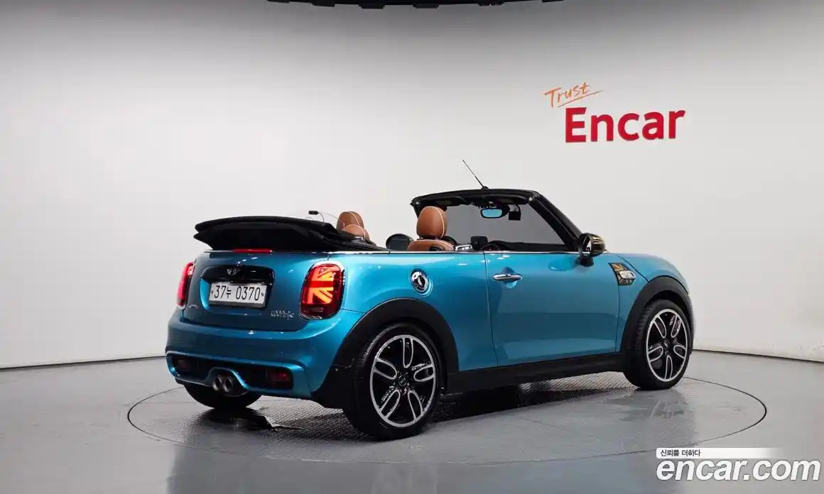 Mini Cooper Convertible 2016 2.0 Автомат в Москве № 190010, фото 6