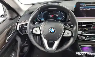 BMW 5-Series 2022 2.0 Автомат в Москве № 191994, миниатюра 2