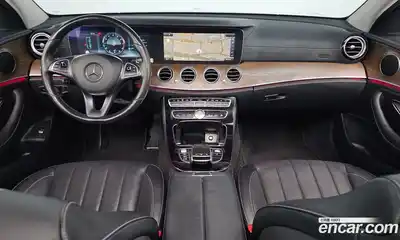 Mercedes-Benz E-Class 2017 2.0 Автомат в Москве № 194991, миниатюра 4